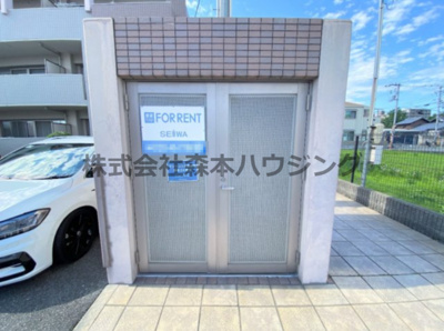 【その他共用部分】 | 　ファムール忍ヶ丘 | 専用ごみ置き場です