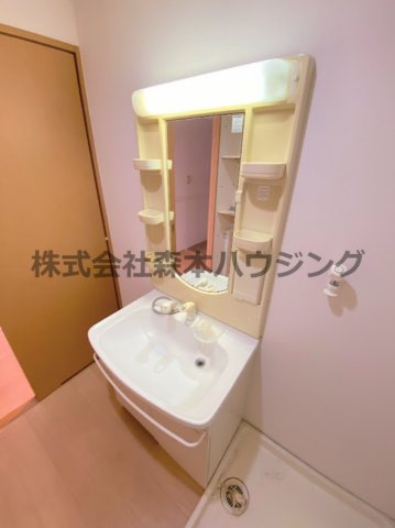 【独立洗面台】 | 　ファムール忍ヶ丘 | 独立洗面台、朝の身支度には欠かせません