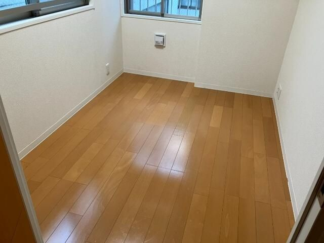 ビーロット新御徒町レジデンスの洋室