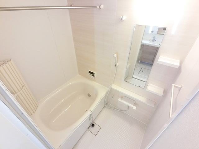 Ｄ-ｒｏｏｍ Ｆｉｏｒｅ”Ｓ”の浴室|浴室換気乾燥機付きの浴槽です。
