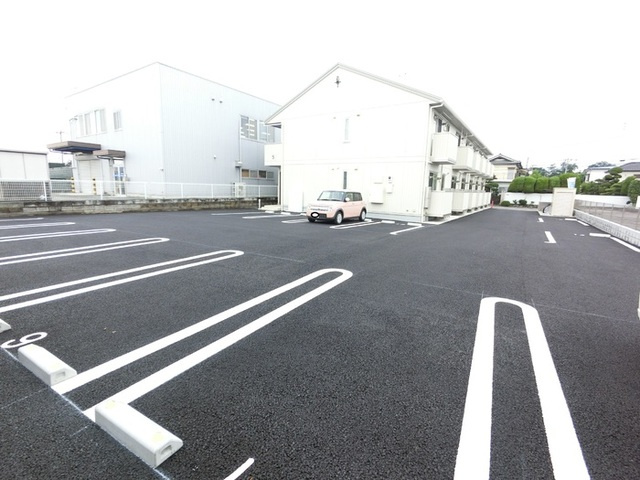 Ｄ-ｒｏｏｍ Ｆｉｏｒｅ”Ｓ”の駐車場|駐車場