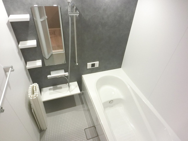 D-ROOM羅漢町の浴室|浴室乾燥機付き広めなお風呂です。