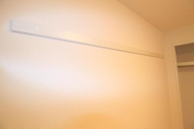 サンパレス小山の設備|ハンガー掛け