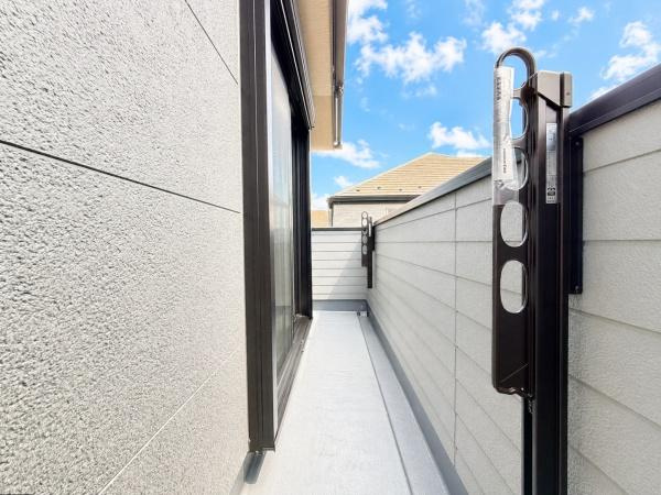 横浜市戸塚区上柏尾町の新築一戸建のバルコニー|陽当り良好のバルコニー！
風通しもよく気持ちいいです