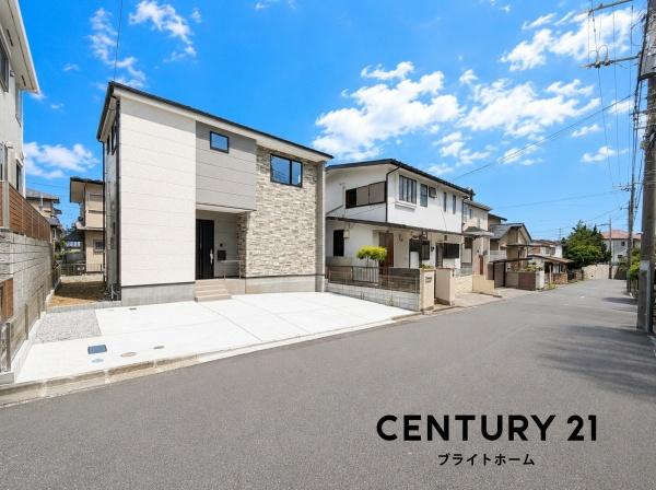 横浜市瀬谷区阿久和東３丁目の新築一戸建の前面道路含む現地写真|前面道路が広いので、安心して駐車可能です！
是非現地へお越しください。