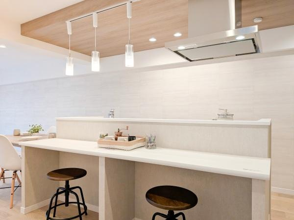 サニークレスト湘南八景５のキッチン|カウンター付き対面キッチン