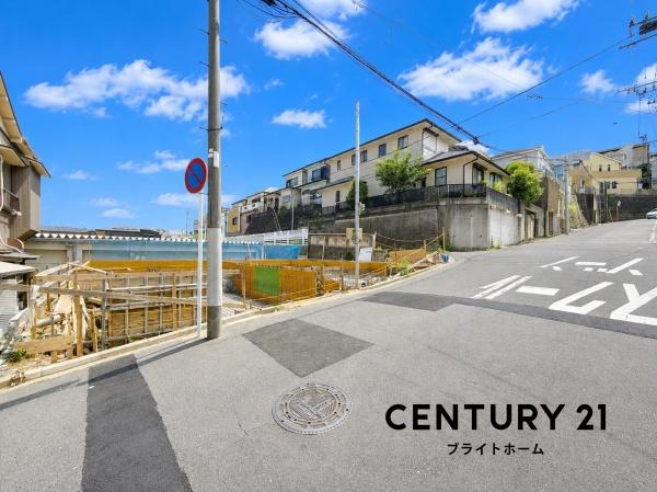 横浜市南区永田北２丁目の新築一戸建の前面道路含む現地写真|陽当りの良さ、住環境を現地にてご確認下さい！
周辺環境も合わせてご案内させていただきます！