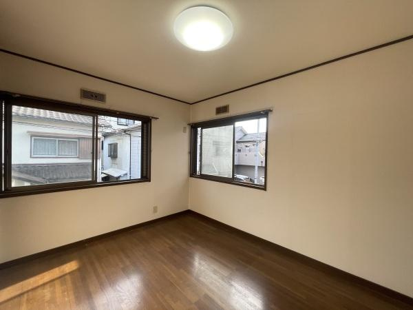 【子供部屋】 | 2面採光なので、日差しを長時間受ける事が出来る暖かいお部屋です。