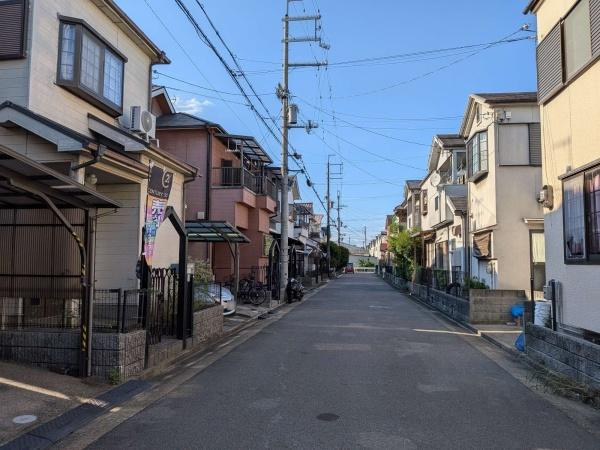 【前面道路含む現地写真】