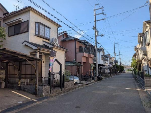 【前面道路含む現地写真】