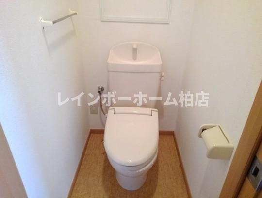 エアコン全室あり☆ネット無料☆最上階角部屋☆のトイレ|シンプルで使いやすいトイレです