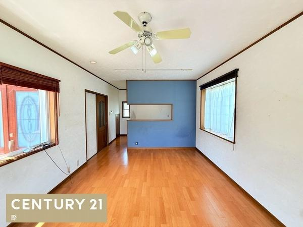 和歌山市上三毛　中古戸建の居間・リビング