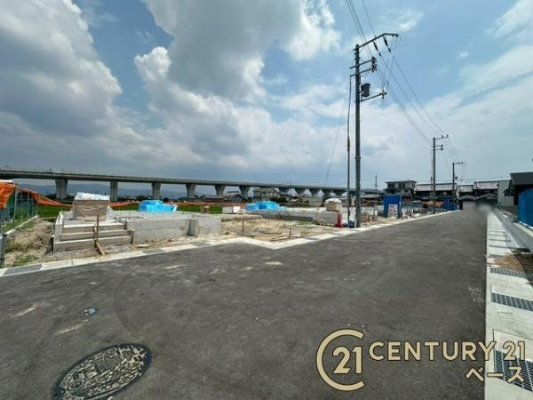磯城郡田原本町黒田 ２号棟 ／新築一戸建の前面道路含む現地写真