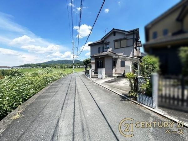 桜井市三輪　一戸建の前面道路含む現地写真|■現地撮影写真■ 前面道路は４ｍ以上！