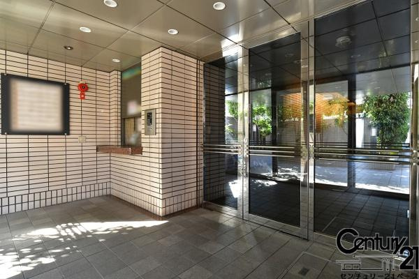 シャルマンコーポ桜井のエントランス|■現地撮影写真■広々とした綺麗なエントランスです！