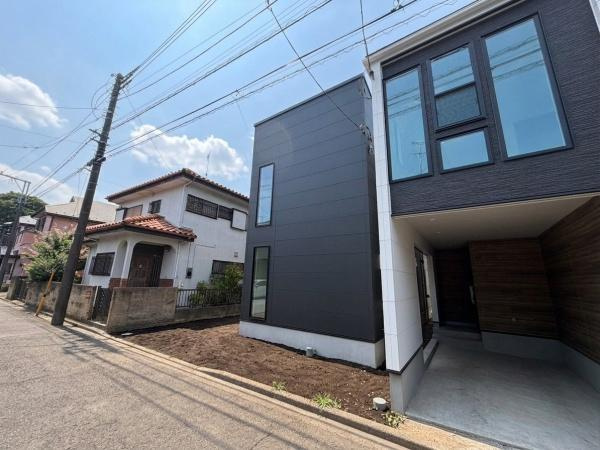 横浜市瀬谷区南台２丁目の新築一戸建の前面道路含む現地写真