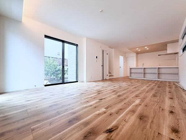 横浜市瀬谷区南台２丁目の新築一戸建の居間・リビング