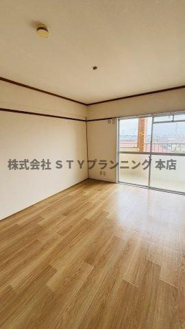 仲介手数料0円！エレガンス柴の洋室