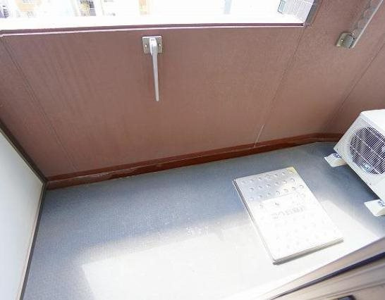 アーデンタワー西本町のバルコニー