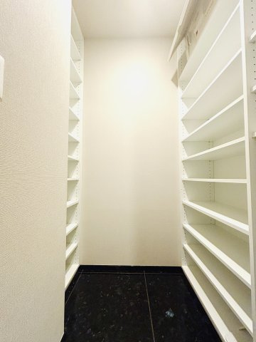 Sun Village T棟 50階の収納