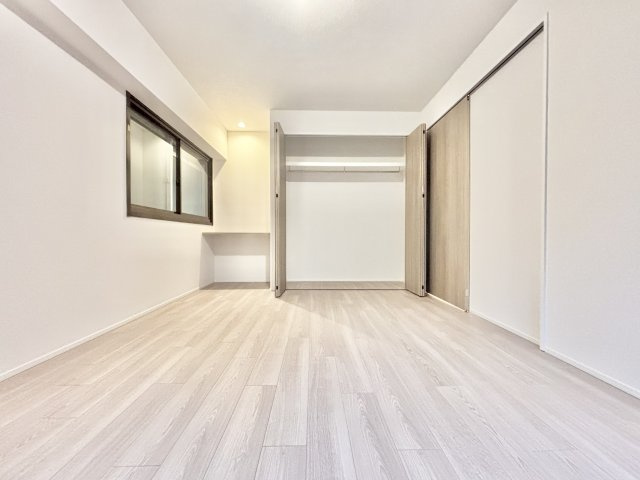 フジハイム谷町の洋室|使い勝手のいい洋室です