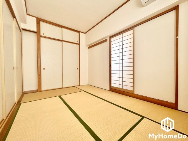 ローレルコート志賀本通の和室|リビングとフラットに繋がる6帖和室！天袋付きで季節物の片付けもすっきり