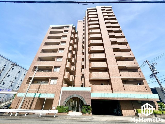 ローレルコート志賀本通の外観|洗練された佇まいと重厚感が魅力、美意識が息づく気品ある外観フォルム
