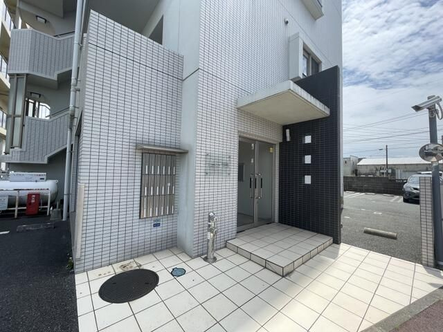 Ｌａｇｏａ湖東のエントランス