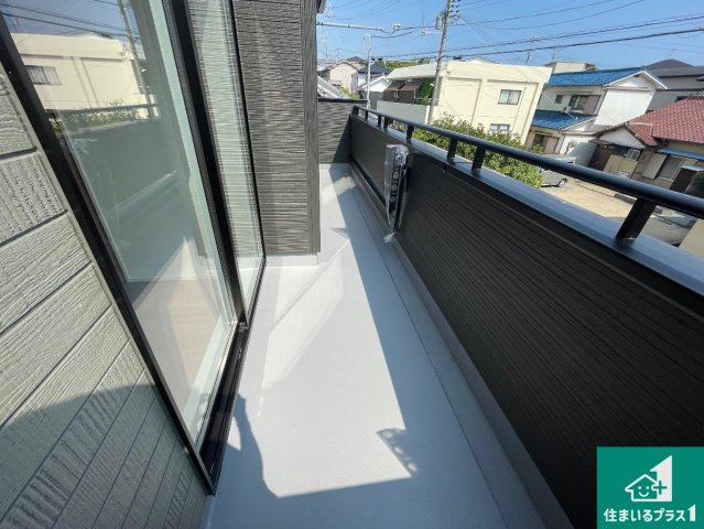明石市魚住町中尾　第2期　新築一戸建ての設備|ワイドバルコニーは洗濯物を干すスペースが広いのでご家族が多くても安心！