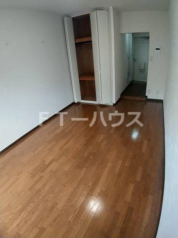 メゾングリシーヌの寝室