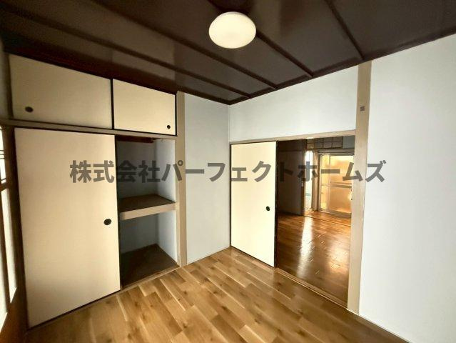 ツーイー寝屋川平屋の洋室|広々とした洋室です