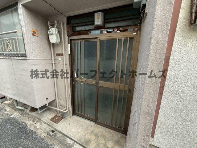 ツーイー寝屋川平屋のエントランス|清潔なエントランスです