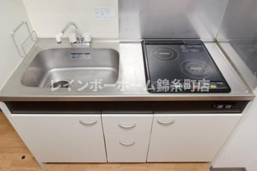 E studioのキッチン