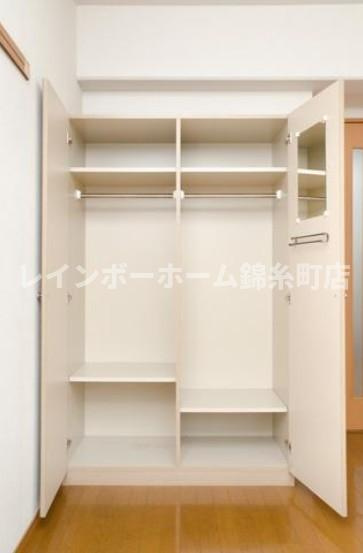 E studioの収納|※別部屋参照写真となります。