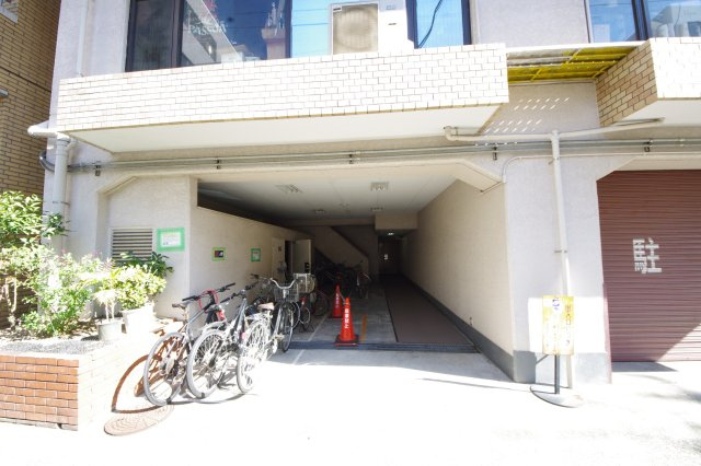 【駐車場】