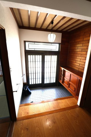 向野貸家の玄関