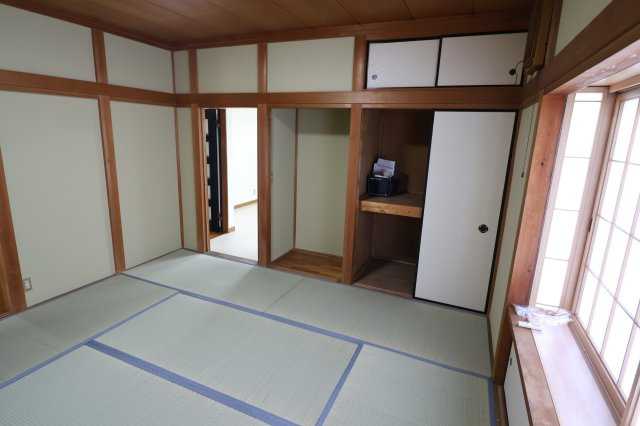 向野貸家の和室|北西側8畳和室