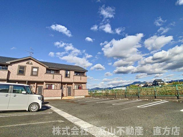 ジュネス新入Ａの駐車場
