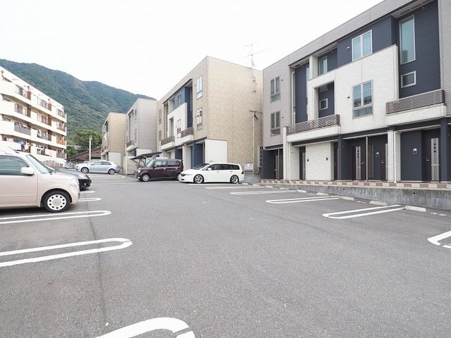 【駐車場】 | ラインハイム足立山Ｄ | 駐車スペースもあります