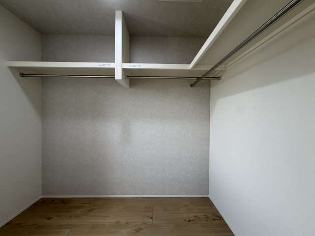タマタウン　豊川市三蔵子町西浦の収納|大きな荷物も収納可能なウォークインクローゼット付きで季節ごとの入れ替え不要な嬉しい設備になっています！

