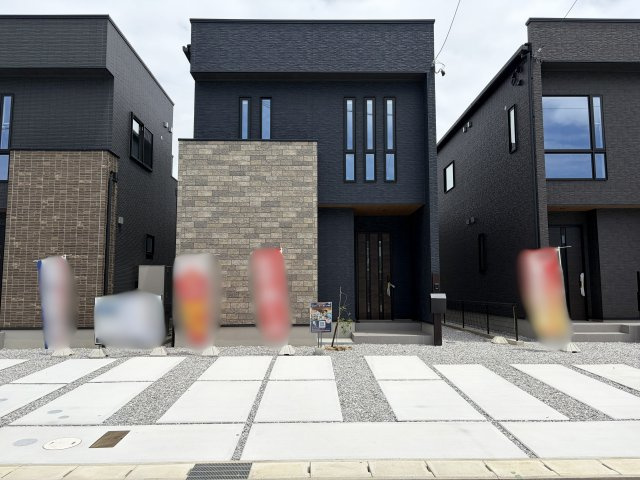 タマタウン　豊川市三蔵子町西浦の駐車場|広々とした駐車スペースを確保！並列3台駐車可能◎
