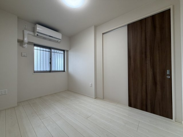 アネージュ大みかグラスタの洋室|6.0帖の洋室です。書斎やお子様のお部屋としてもご利用いただけます。