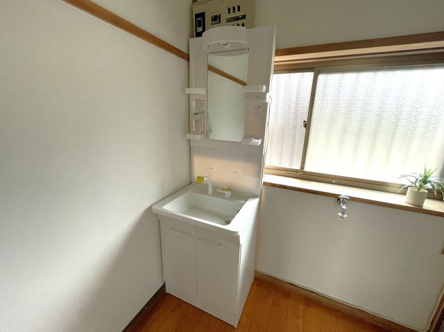 田間戸建ての独立洗面台