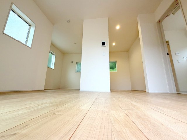 福生市熊川全２棟　新築戸建の居間・リビング
