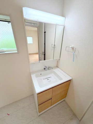 福生市熊川全２棟　新築戸建の独立洗面台