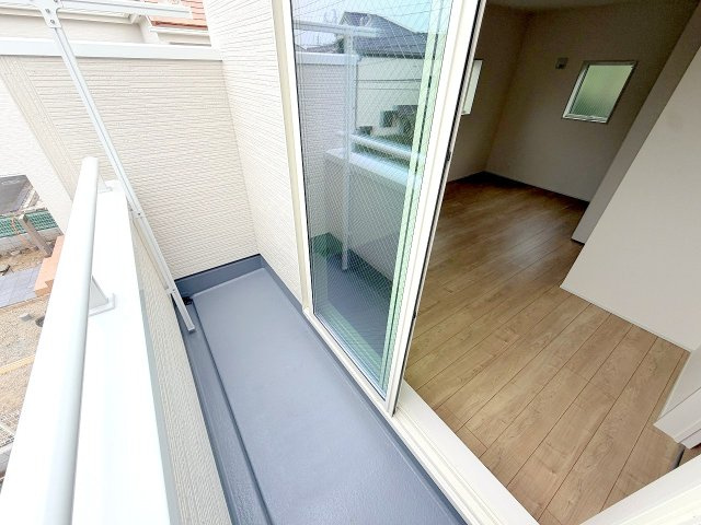 福生市熊川全２棟　新築戸建のバルコニー