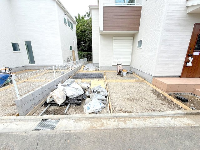 福生市熊川全２棟　新築戸建の駐車場