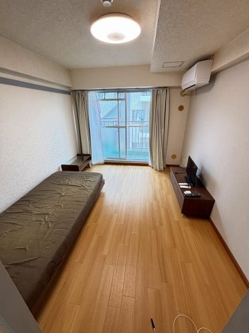 ☆８帖洋室☆※家具付き