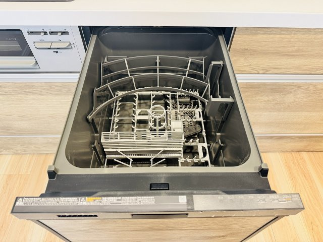 レールシティ八王子かえで通りのキッチン|～食洗機付き　食事後の食器洗いはお任せ、家族でゆっくりとくつろげます～