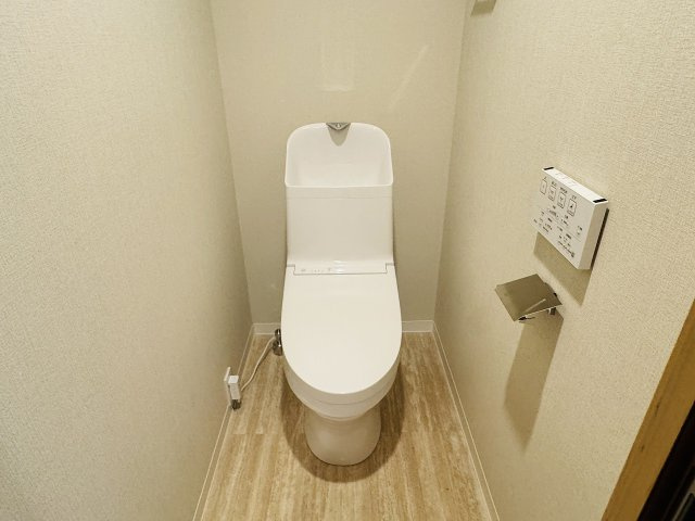 レールシティ八王子かえで通りのトイレ|～新規交換済、暖房温水洗浄機能付きトイレ　冬場は特に嬉しい機能ですね～